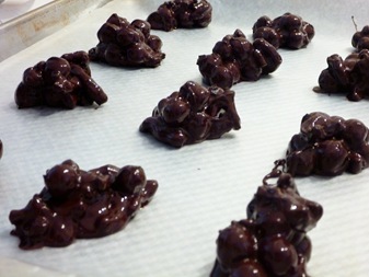 Blueberry Pretzel Clusters