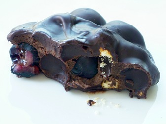 Blueberry Pretzel Clusters