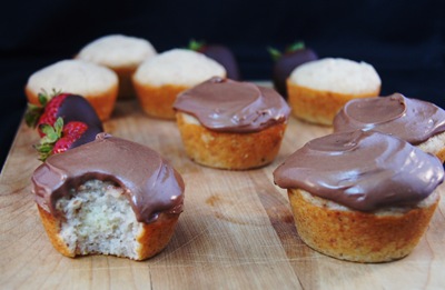 Chocolate Covered Strawberry Cupcakes - fresh strawberry cupcakes with chocolate buttercream!