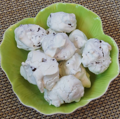 Mint Chocolate Chip Meringues 9