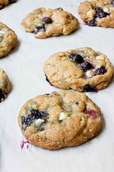 (Fresh) Blueberry White Chocolate Brown Butter Cookies - the cookie of the summer!