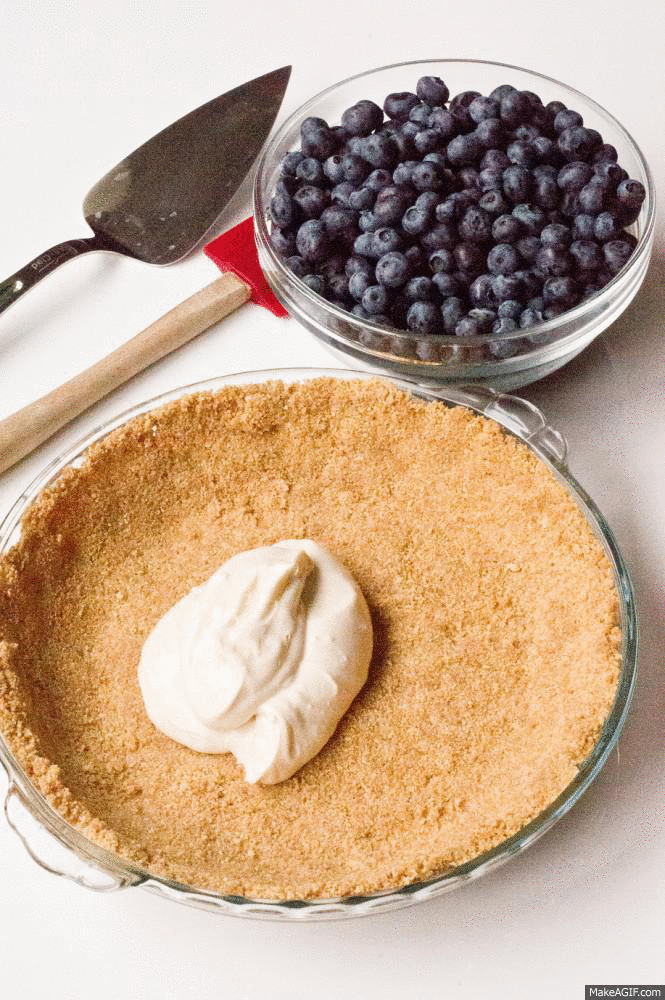 No-Bake Blueberry Pie - 3 delicious layers and the filling is perfection
