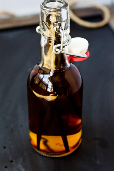 How to make homemade vanilla extract, a great holiday gift or personal treat!