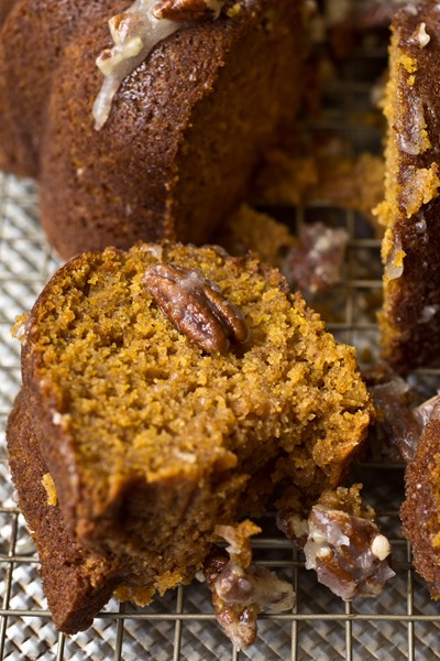 This Pumpkin Cake with Pecan Pie Glaze is so perfect