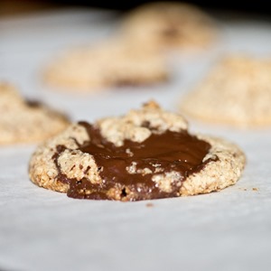 How to Bake and Freeze Cookies for Holiday Gifts (including these Easy GF Chocolate Chunk Cookies)How to Bake and Freeze Cookies for Holiday Gifts (including these 