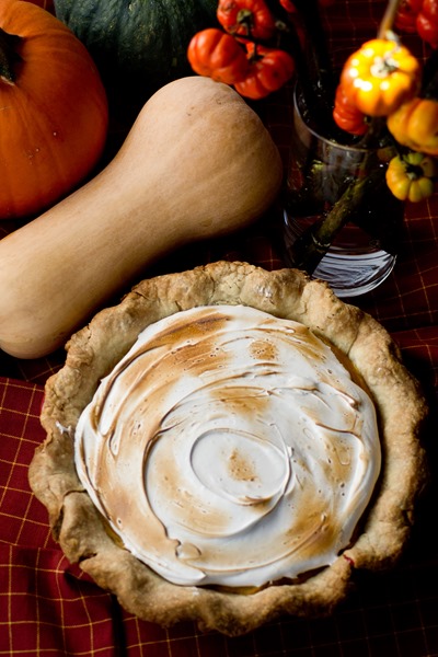 Roasted Butternut Squash Pie with Brown Sugar Marshmallow Topping - so making this for Thanksgiving!