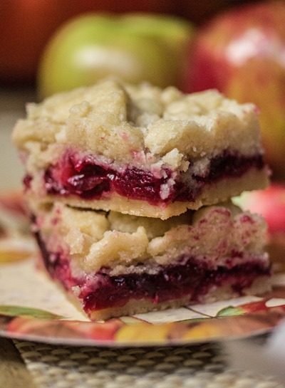 Cranberry Apple Shortbread Bars - an easy last minute Thanksgiving dessert!