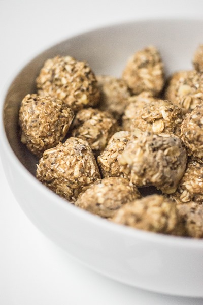 Peanut Butter Banana Energy Balls - a healthy, no-bake treat!