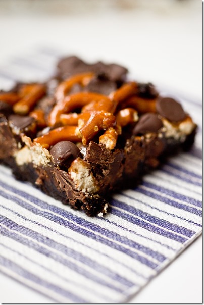 One of the year's most popular recipes!!! Salted Caramel Oreo Bars from Keep It Sweet Desserts