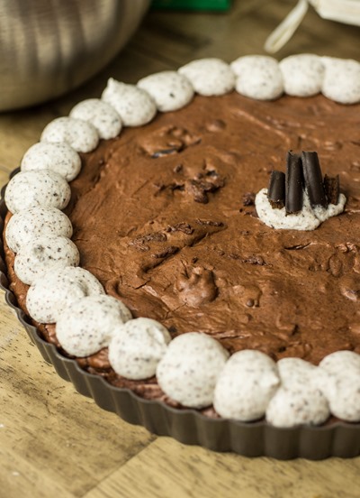 Thin Mint Cookie Cake!!! Time to find some girl scouts