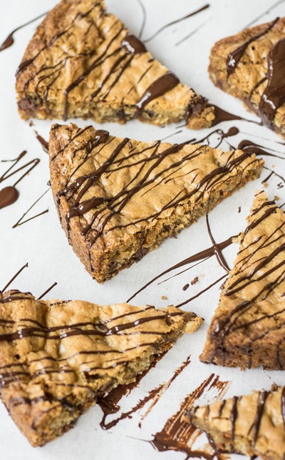 Oatmeal Cookie Wedges with Cinnamon & Chocolate Chips