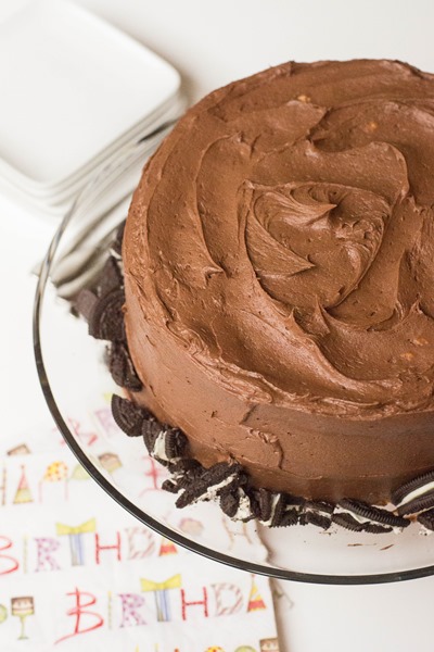 Oreo Pound Cake with Chocolate Cream Cheese Icing <- want for my next birthday!