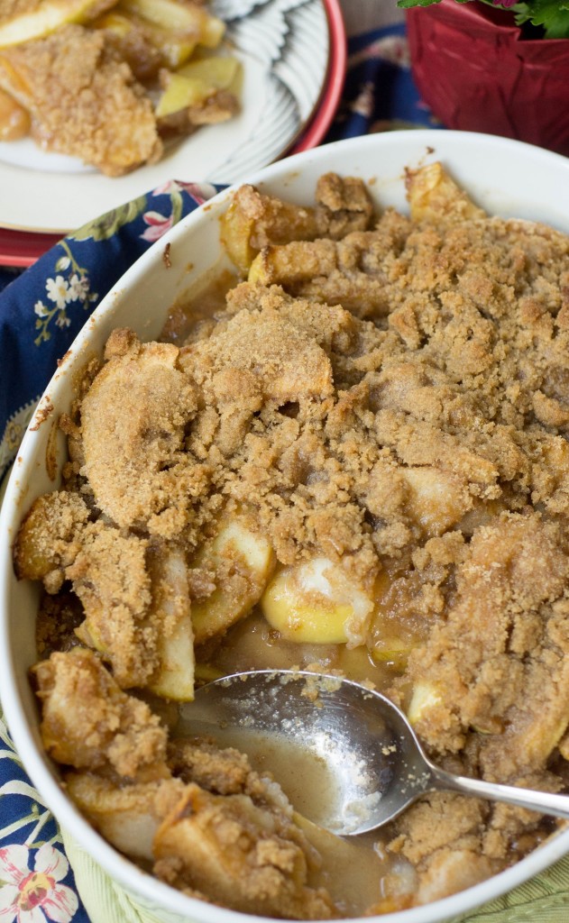 Obsessed with this pear and apple crisp!