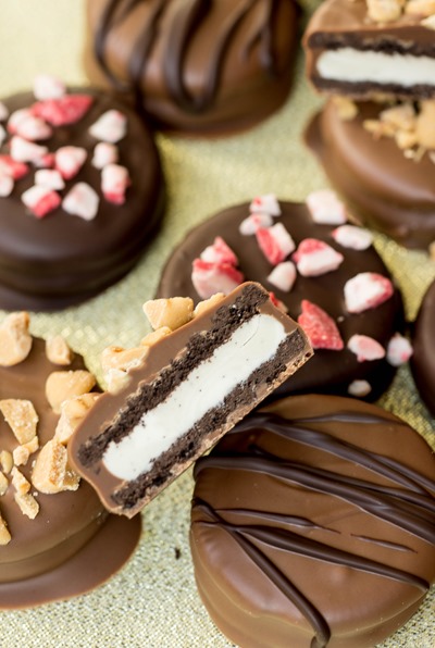 Chocolate covered Oreos make the most delicious gift!
