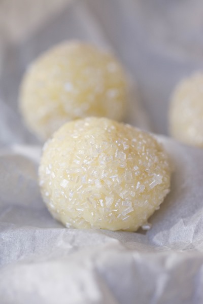 Lemon truffles are so pretty and sparkly for new year's eve!