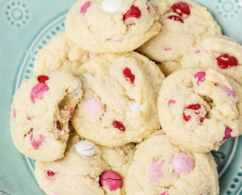 Vanilla M&M Shortbread Cookies