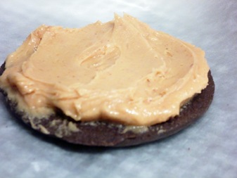 peanut butter on cookie