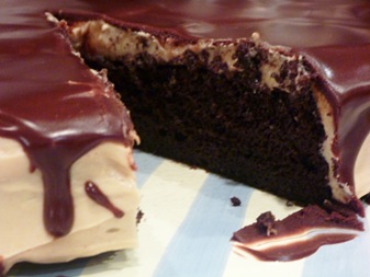 Flourless Chocolate Cake with Peanut Butter Frosting and Chocolate Glaze... and kind of healthy!