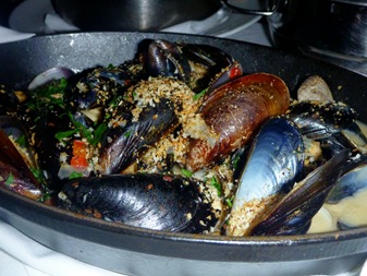 The Little Neck Mussels