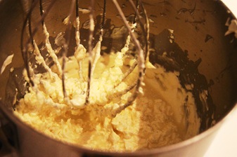 add white chocolate mixture 2