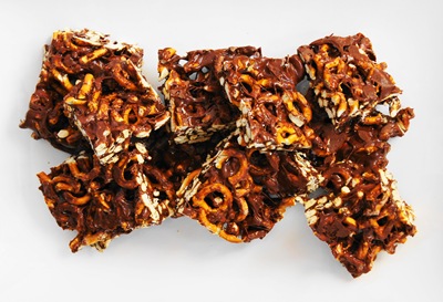 chewy chocolate covered pretzel bars 10