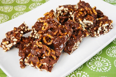 chewy chocolate covered pretzel bars 16