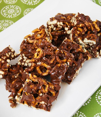 chewy chocolate covered pretzel bars 19