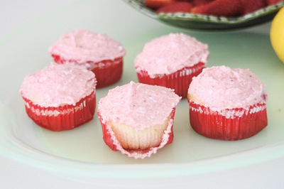 strawberry lemonade cupcakes 18