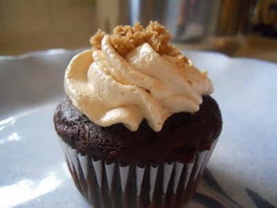 chocolate pb sand pail cupcakes