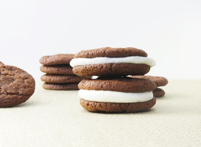 Gingersnap Cookie Sandwiches with Lemon Cream Cheese Icing 