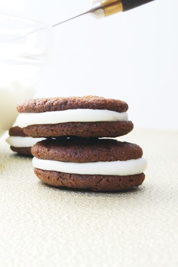 Gingersnap Cookie Sandwiches with Lemon Cream Cheese Icing 