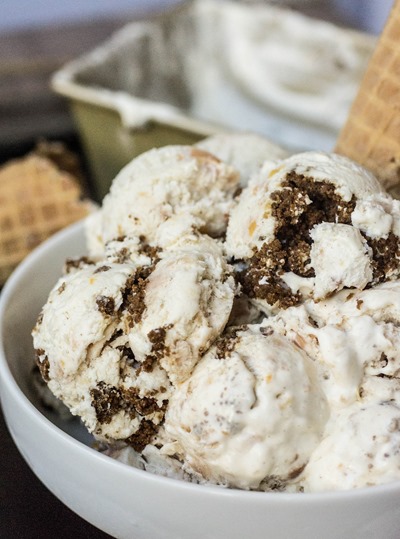 Gingersnap Peach Crumble Ice Cream