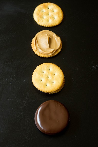 Chocolate Covered Peanut Butter Ritz Sandwiches!!! only 4 ingredients!