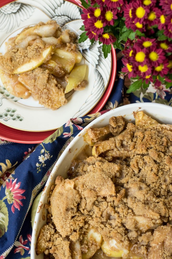 Warm pear and apple crisp is seriously the best comfort food!
