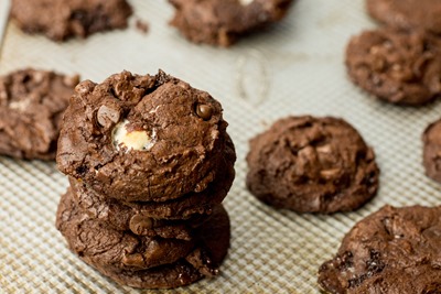 IN LOVE with these Hot Cocoa Cookies for Christmas and the holidays #ad