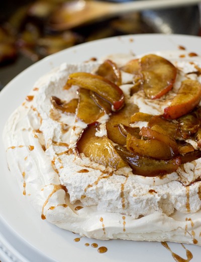 Fall Pavlova is such a good idea!