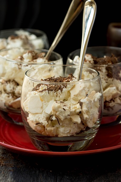 Peppermint Chocolate Pavlova Parfaits for Christmas dessert!