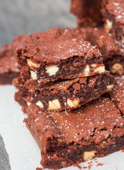 Ultra chewy and fudgy RED VELVET blondies make the best Valentine's Day treat!!