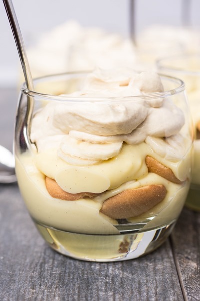 The most AMAZING and creamy banana pudding from scratch!