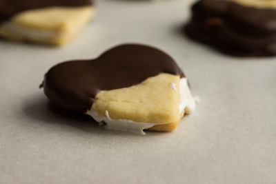 Adorable heart-shaped moon pies!